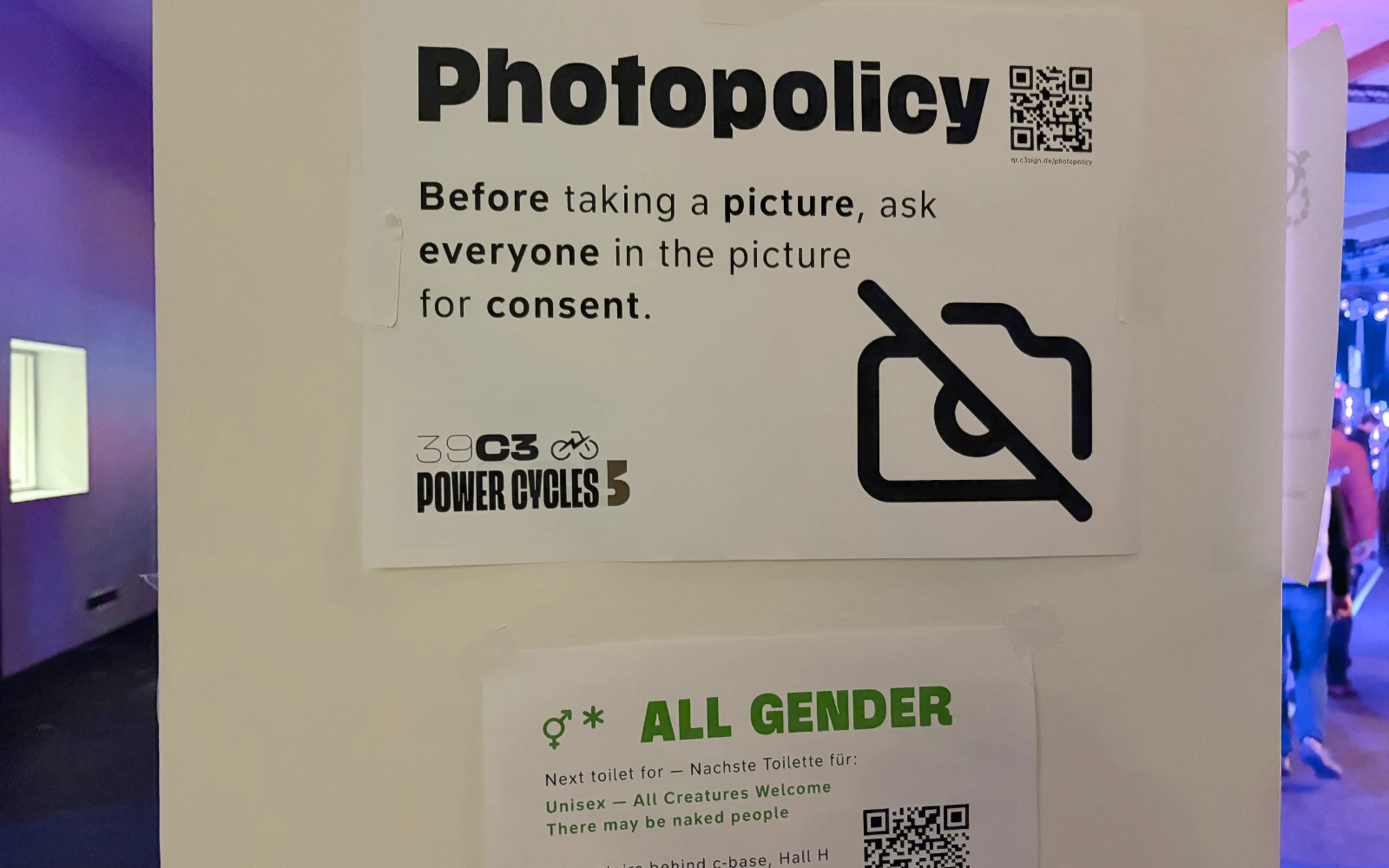 Photo policy notice at the Congress
