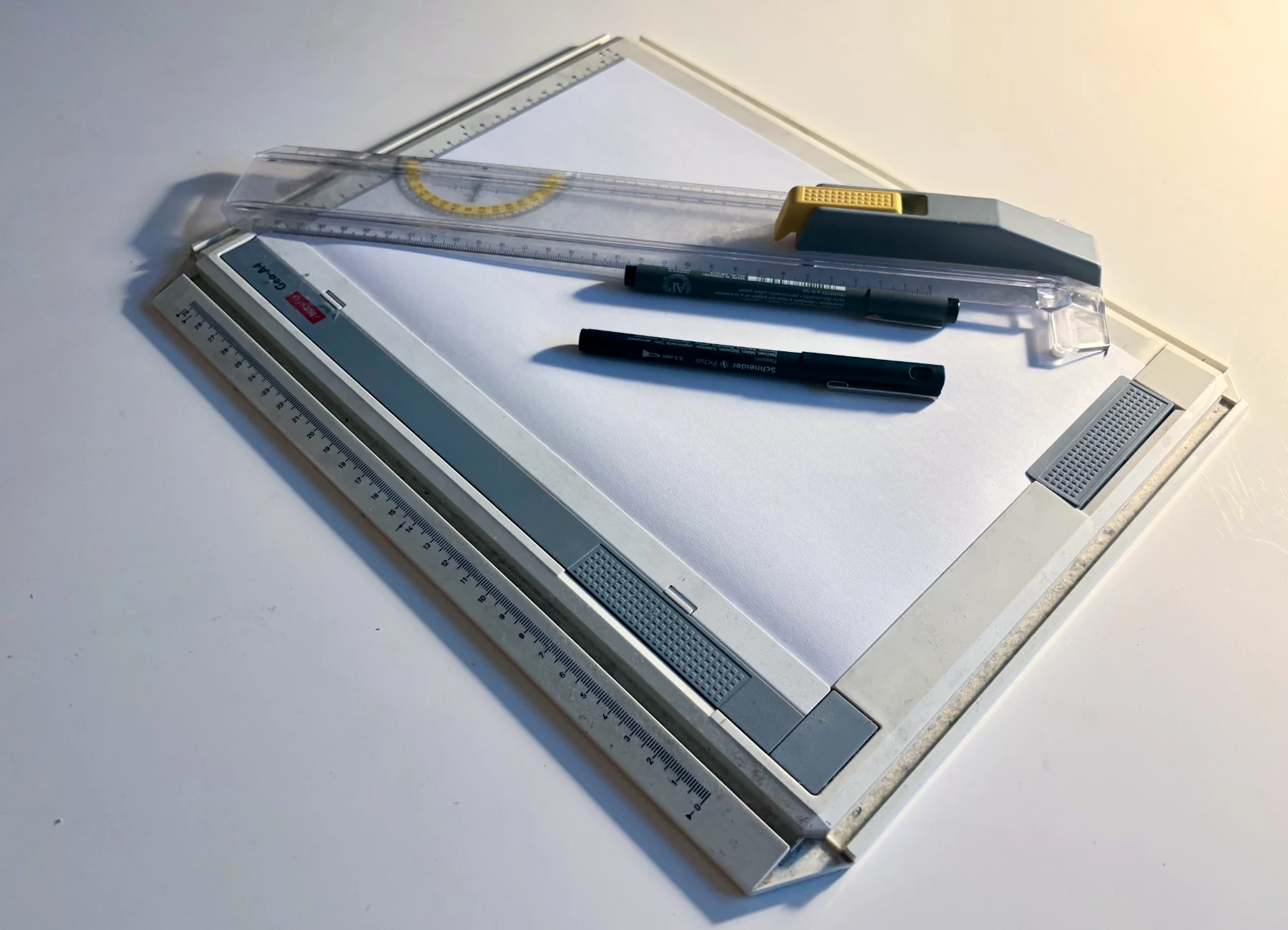 Platic drawing board, portable and small