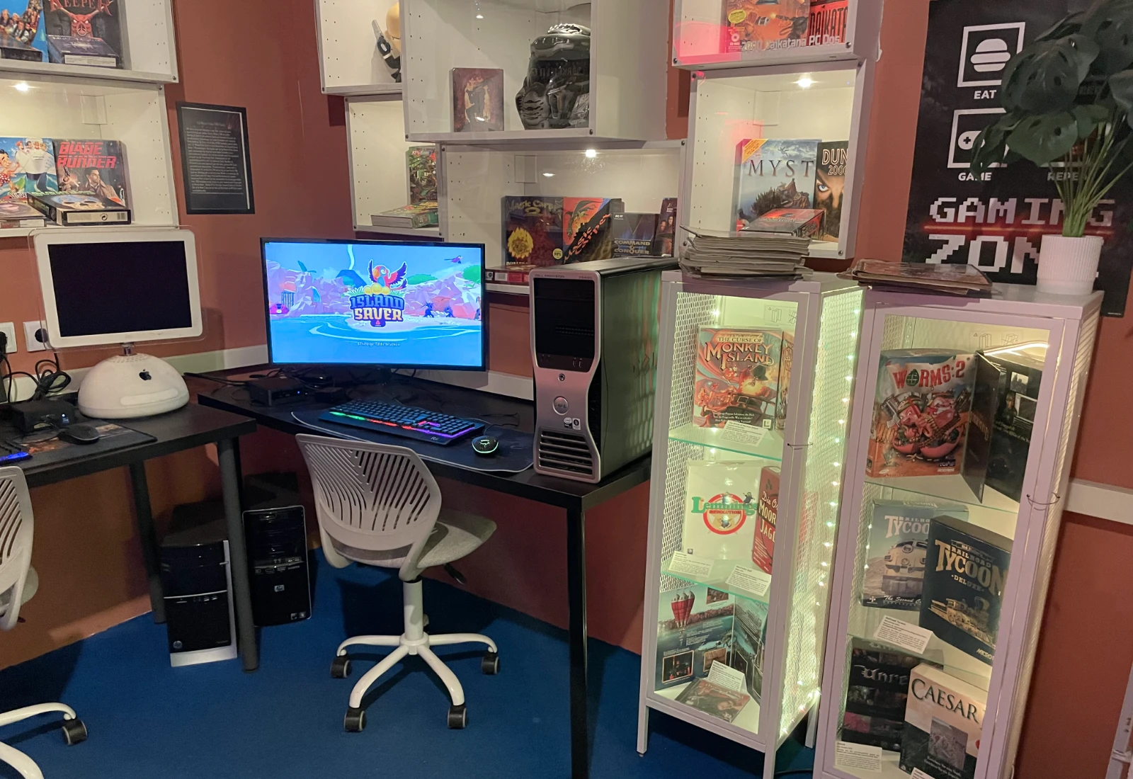 Vintage PC setup with CRT monitor.